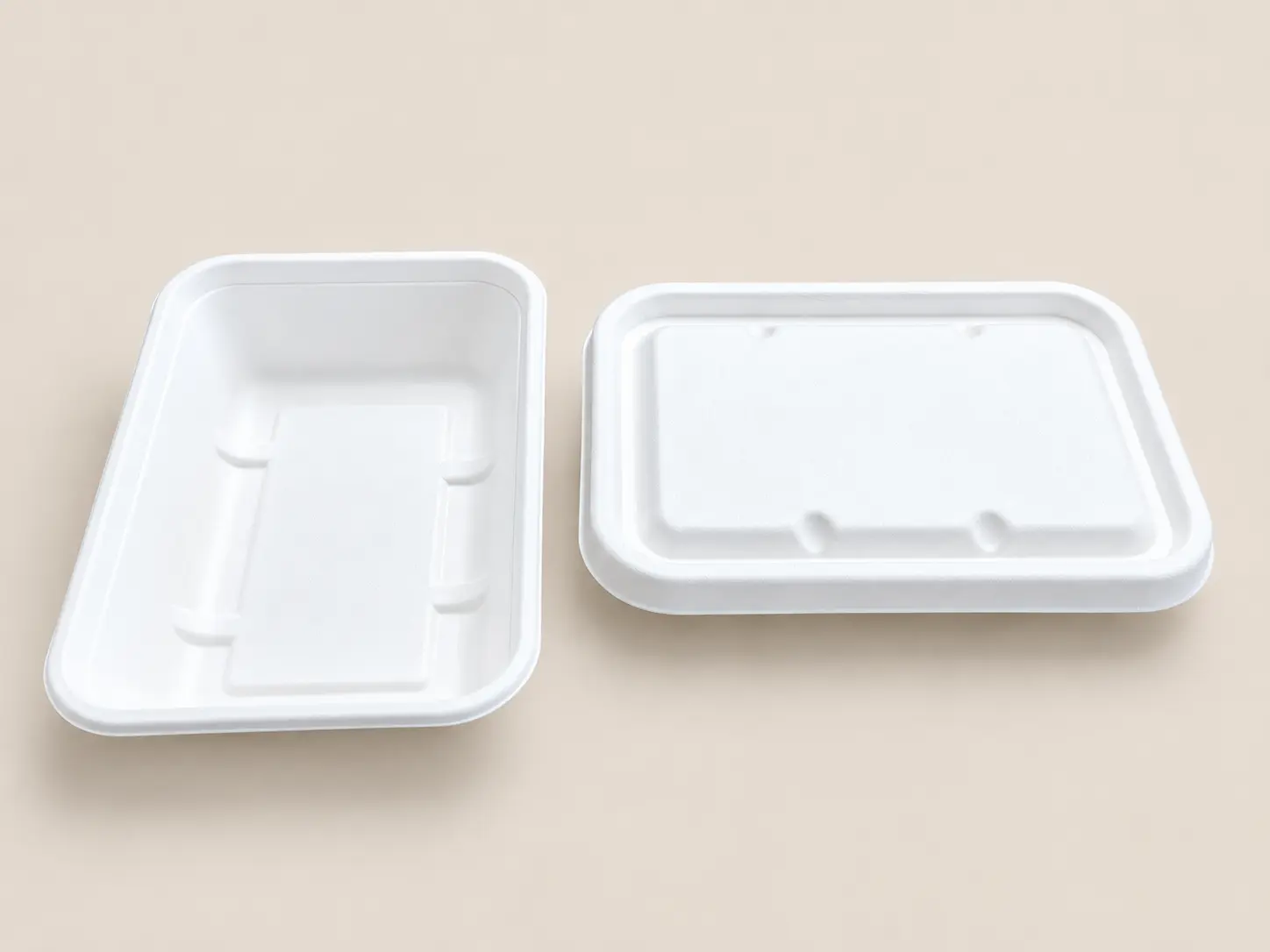 550ml Molded Pulp Rectangular Food Container Open and Closed View 550ml molded pulp rectangular food container shown without lid and with matching lid